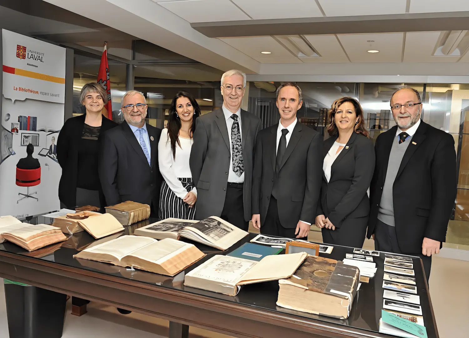 Los Eudistas presentan su donación a la Biblioteca de la Universidad Laval